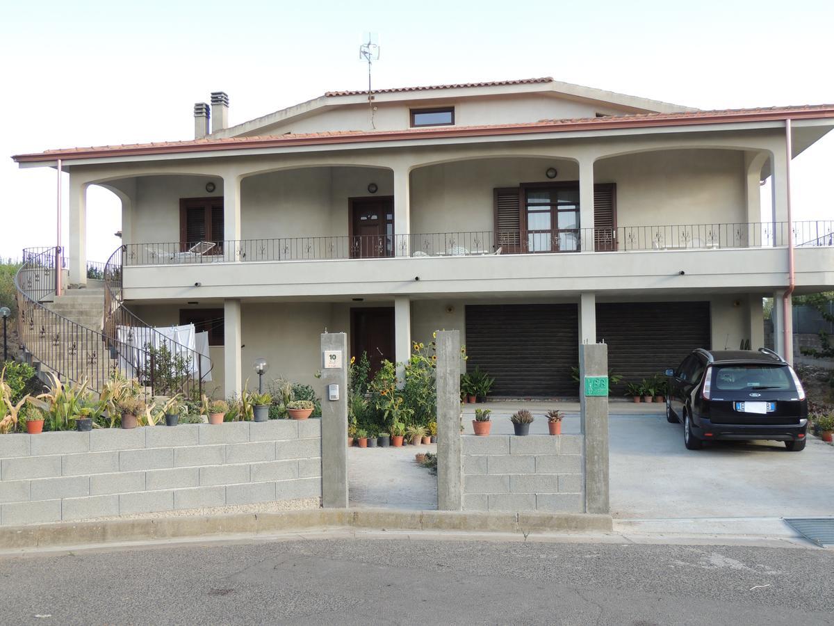 Uras Il Nuraghe Bed & Breakfast エクステリア 写真